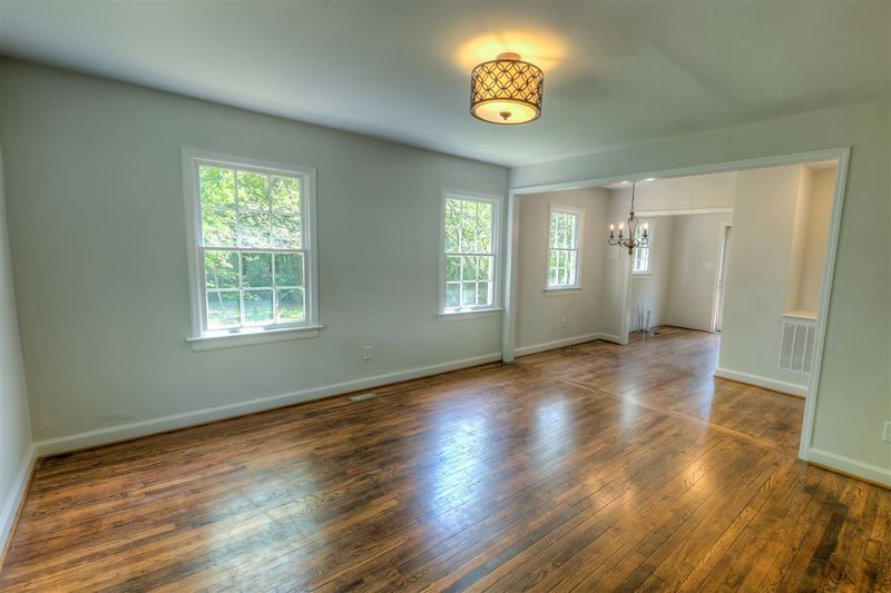 1112 Fuller St, Raleigh, NC 27603