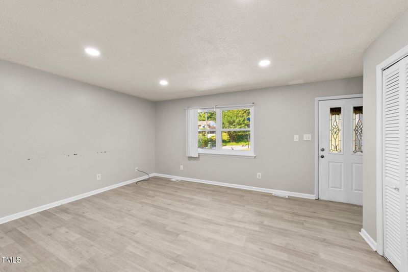 1112 Kitt Pl, Raleigh, NC 27610