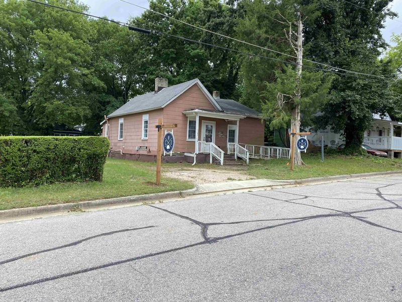 1112 Pender St, Raleigh, NC 27610