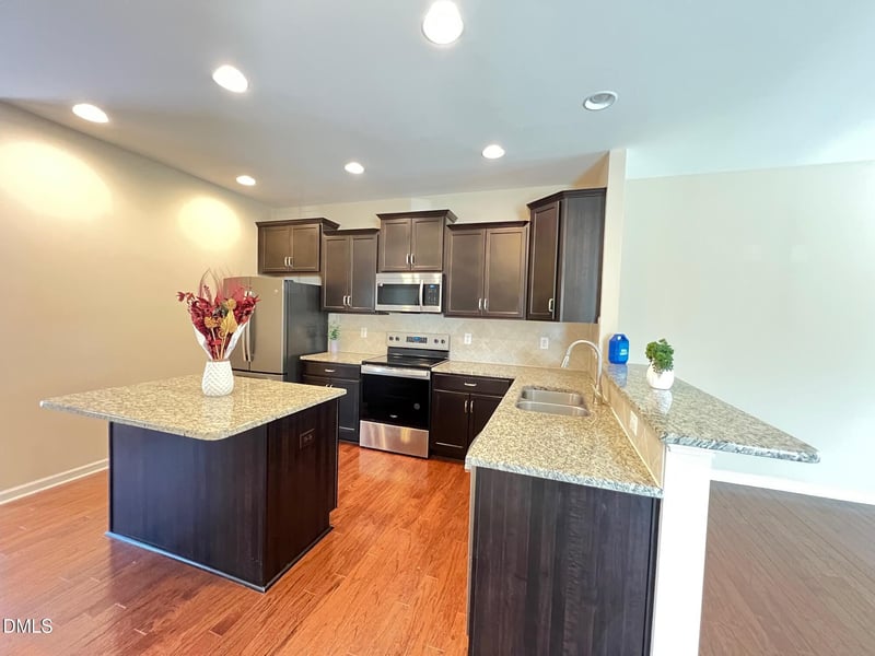 1112 Renewal Pl, Raleigh, NC 27603