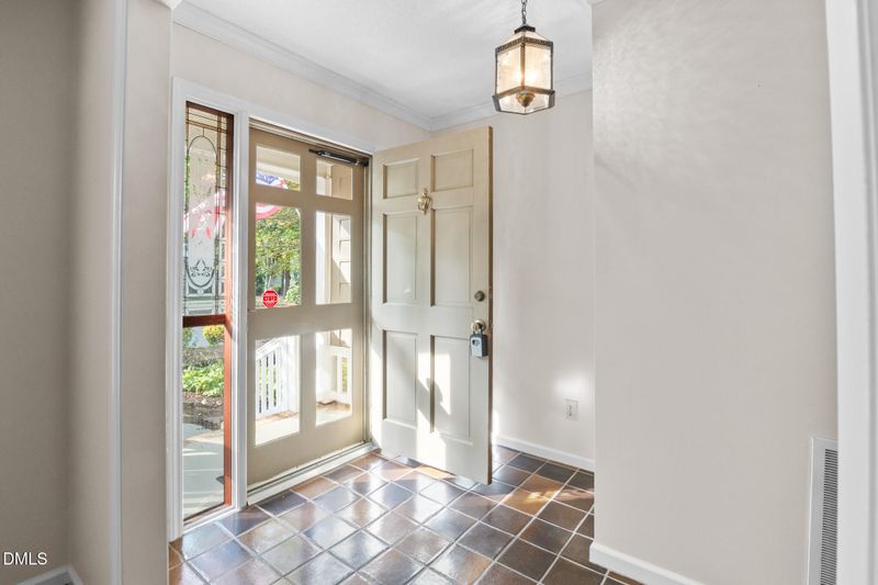 1113 Ashford Ln, Cary, NC 27511
