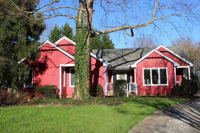 1113 Balmoral Dr, Cary, NC 27511