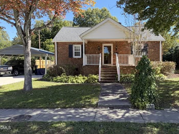 1113 Hermitage Rd, Burlington, NC 27215