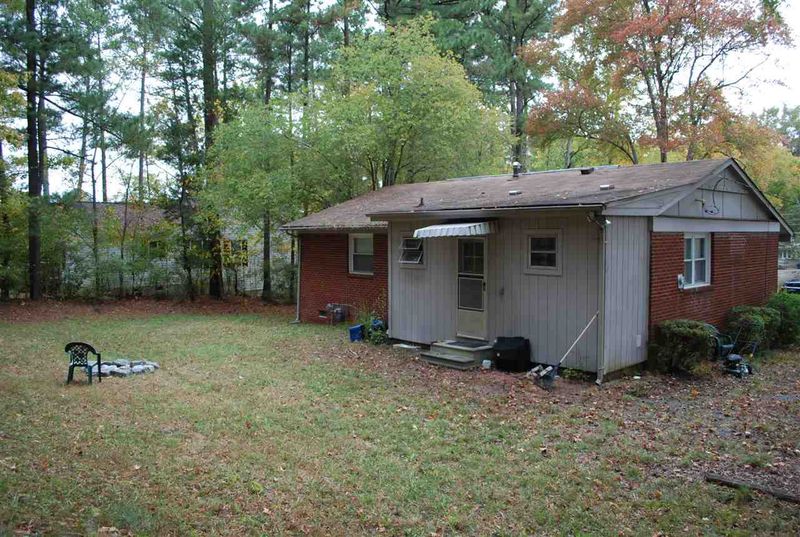 1113 S Horseshoe Rd, Durham, NC 27703