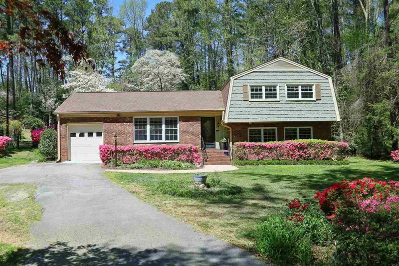 1113 Ivy Ln, Raleigh, NC 27609