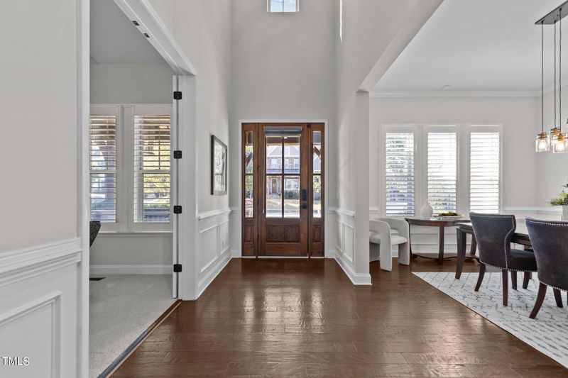 1113 Queensdale Dr, Cary, NC 27519