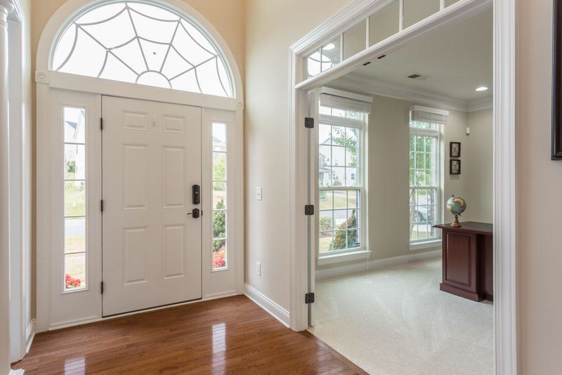 1113 Riggins Mill Rd, Cary, NC 27519