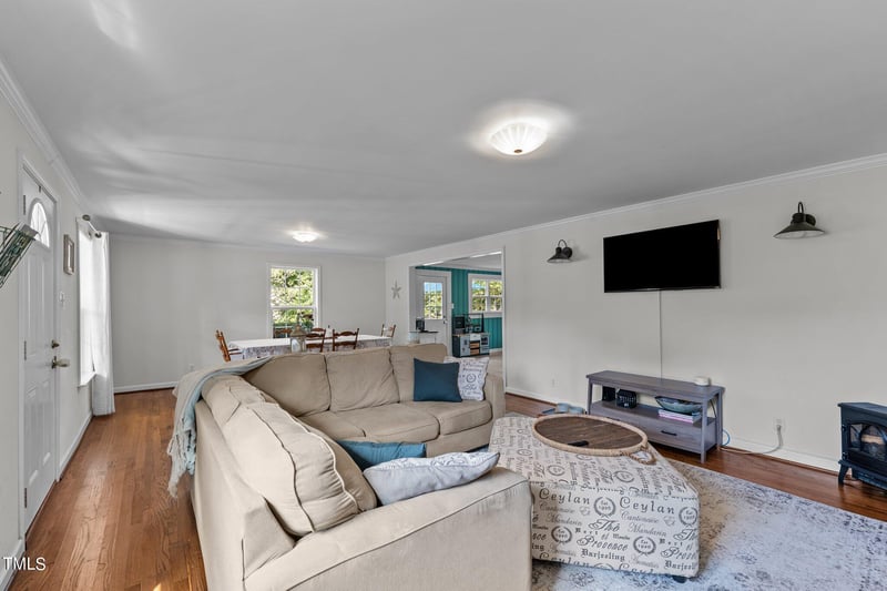 1113 S Third St, Mebane, NC 27302