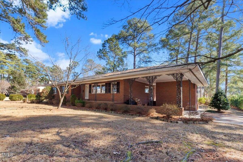 1113 S Vermont St, Smithfield, NC 27577