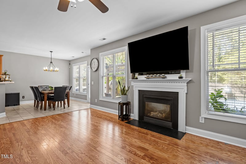 1114 Bridlemine Dr, Fuquay Varina, NC 27526