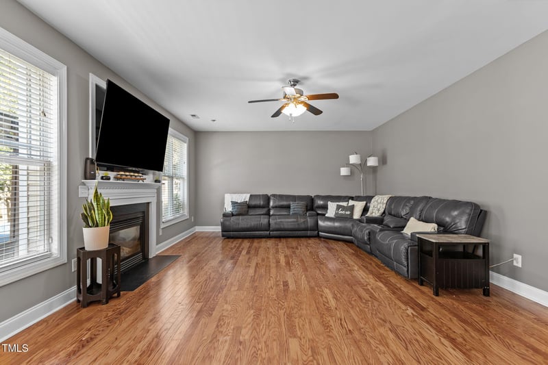 1114 Bridlemine Dr, Fuquay Varina, NC 27526