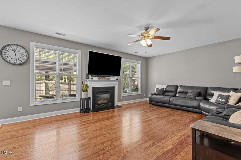 1114 Bridlemine Dr, Fuquay Varina, NC 27526