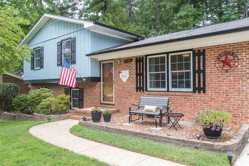 1114 Ivy Ln, Cary, NC 27511