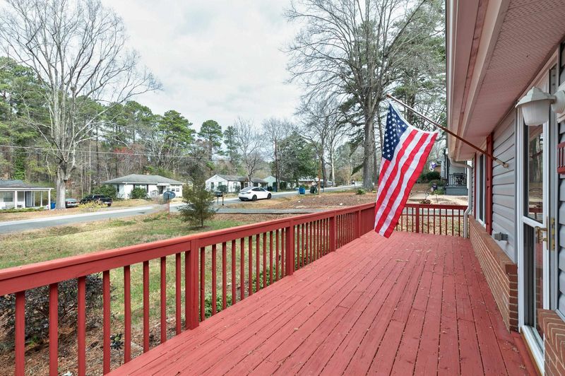 1114 E Oak Dr, Durham, NC 27712