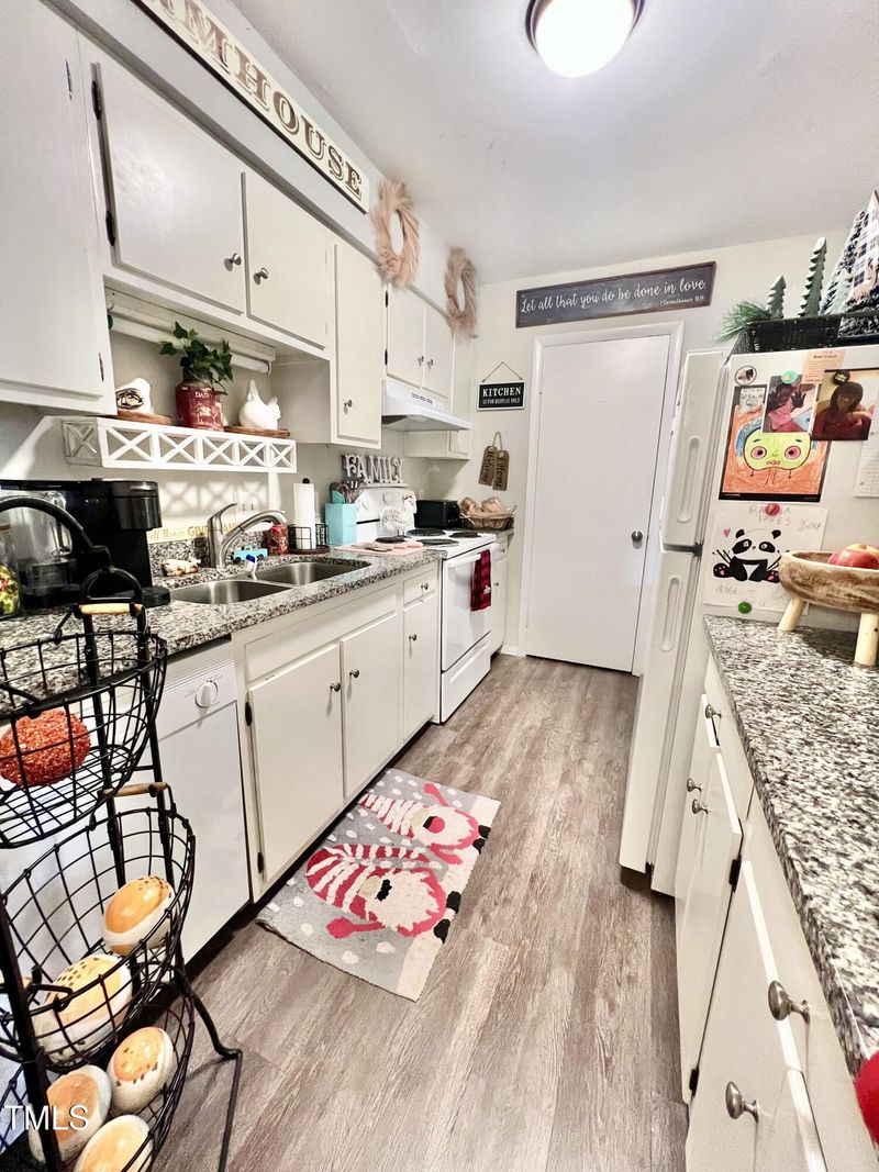 1114 Schaub Dr #D, Raleigh, NC 27606