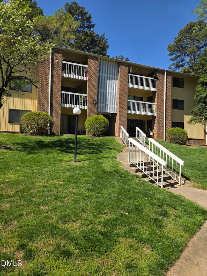 1114 Schaub Dr #I, Raleigh, NC 27606