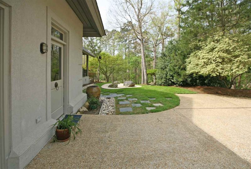 1114 Stonebridge Dr, Durham, NC 27712