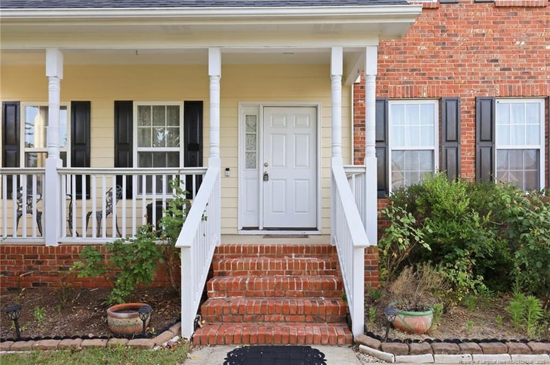 1114 Thistle Gold Dr, Hope Mills, NC 28348