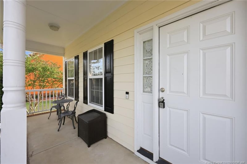 1114 Thistle Gold Dr, Hope Mills, NC 28348
