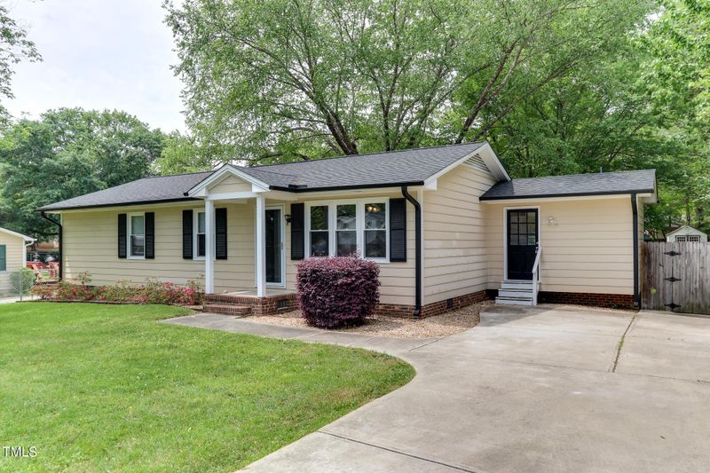 1114 Vandora Springs Rd, Garner, NC 27529