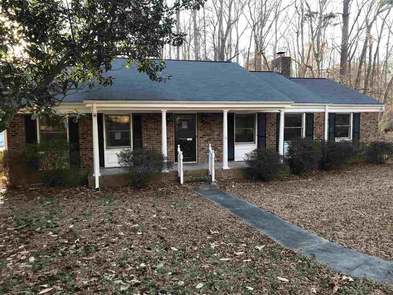 1114 Willow Dr, Chapel Hill, NC 27517