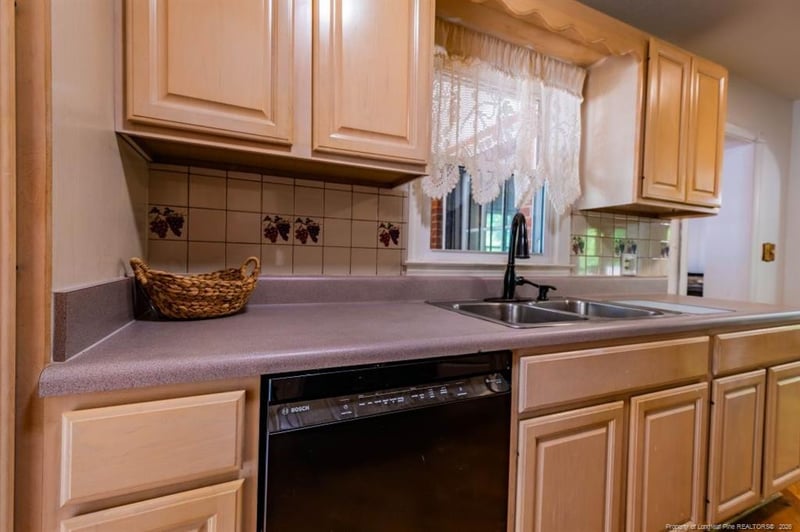 1115 Faison Ave, Fayetteville, NC 28304