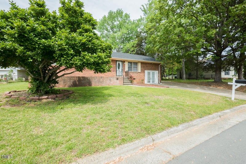 1115 Lorraine St, Graham, NC 27253