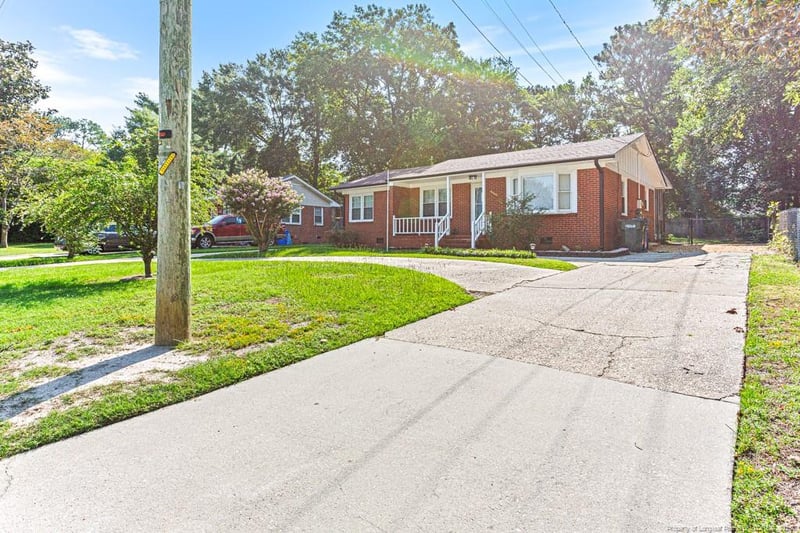 1115 Martindale Dr, Fayetteville, NC 28304