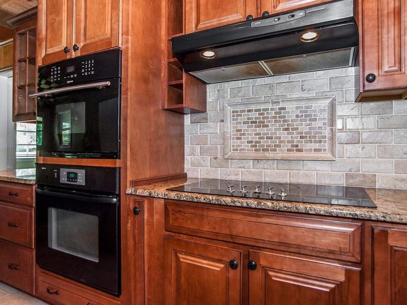 1115 Perry Rd, Zebulon, NC 27597