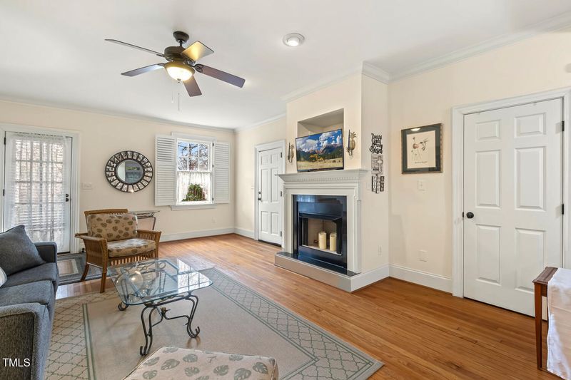1115 Wake Forest Rd #B, Raleigh, NC 27604