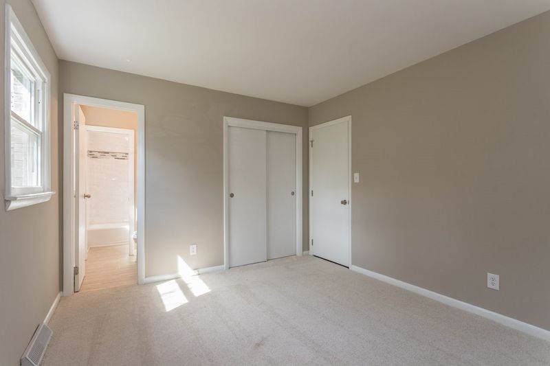 1116 Carlisle St, Raleigh, NC 27610