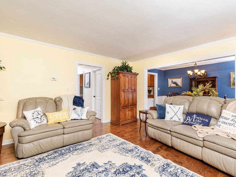1116 Collington Dr, Cary, NC 27511