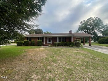 1116 Friendly Rd, Dunn, NC 28334