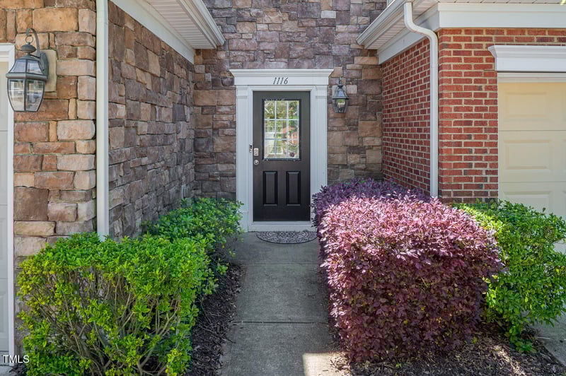 1116 Kingston Grove Dr, Cary, NC 27519