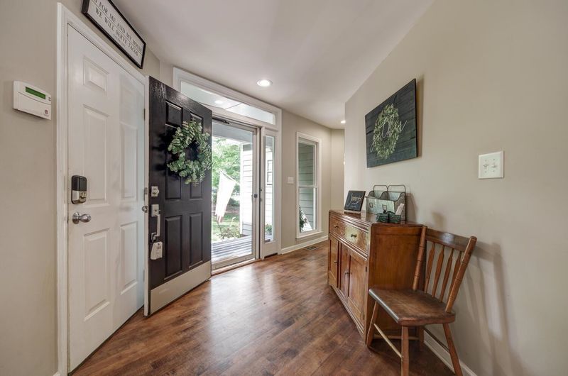 1116 Minnie Dr, Raleigh, NC 27603