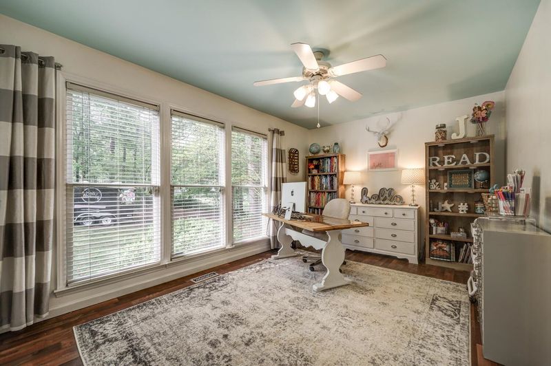 1116 Minnie Dr, Raleigh, NC 27603