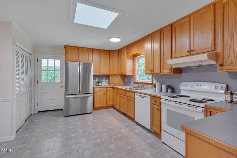 1116 Ralph Dr, Cary, NC 27511