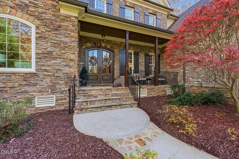 1116 Tacketts Pond Dr, Raleigh, NC 27614