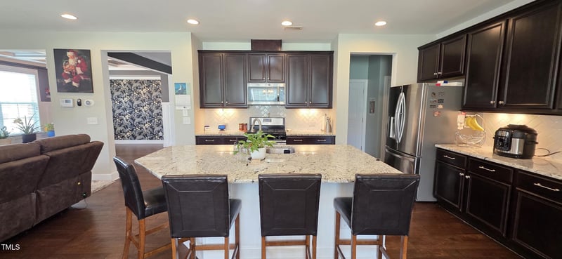 1116 Trotter Bluffs Dr, Holly Springs, NC 27540