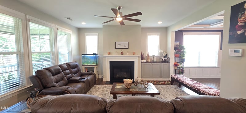 1116 Trotter Bluffs Dr, Holly Springs, NC 27540