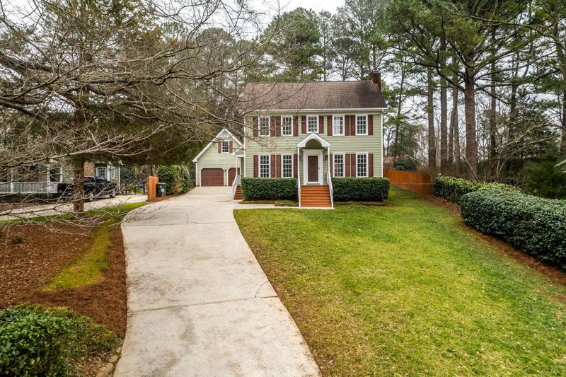 1117 Balmoral Dr, Cary, NC 27511