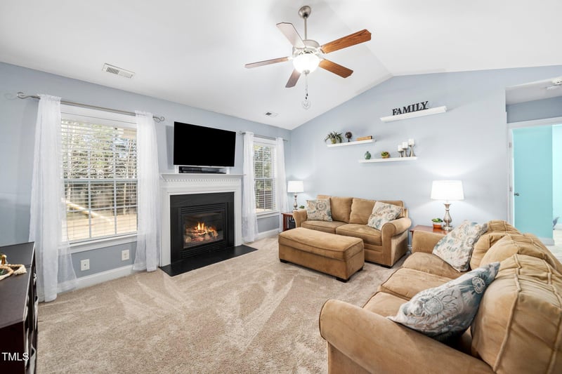 1117 Dexter Ridge Dr, Holly Springs, NC 27540