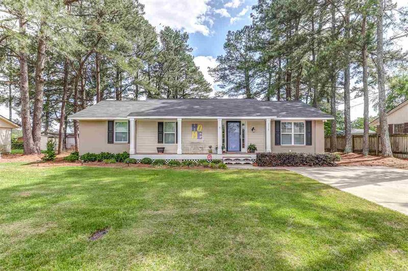 1117 W Pope St, Benson, NC 27504
