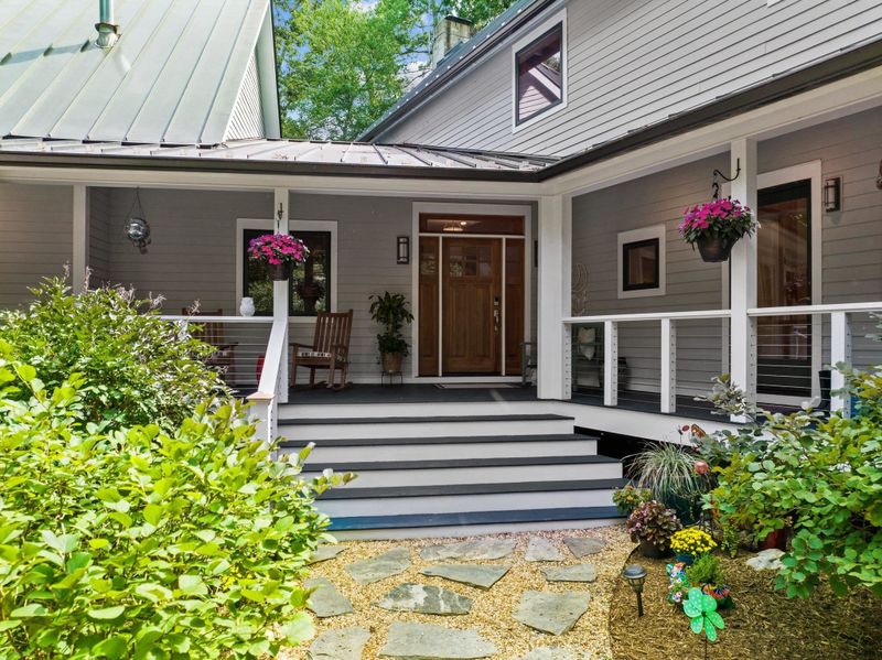 1117 Walnut Hill Dr, Hillsborough, NC 27278