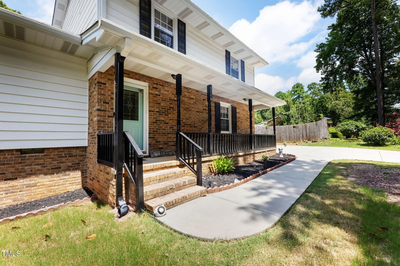 1118 Askham Dr, Cary, NC 27511