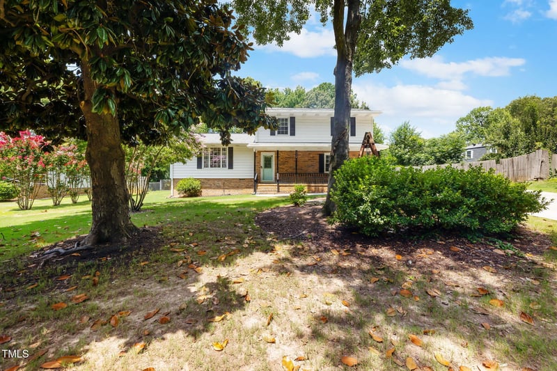 1118 Askham Dr, Cary, NC 27511