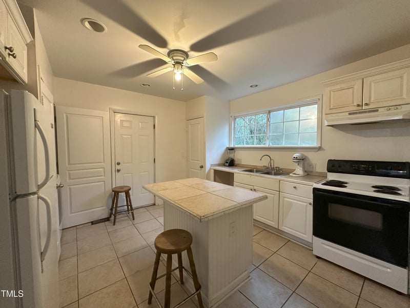1118 Boyer St, Raleigh, NC 27610