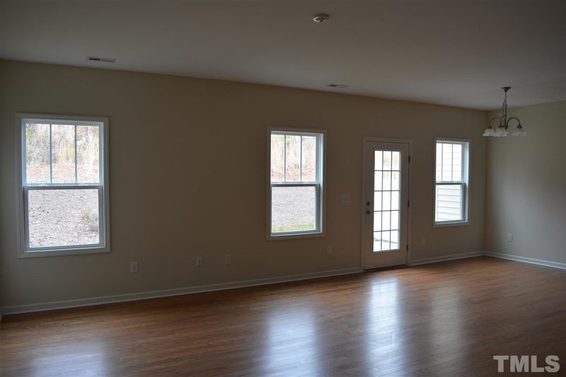 1118 Copper Cir, Mebane, NC 27302