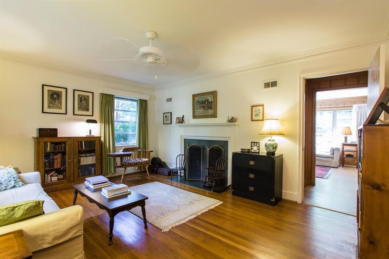 1118 Woodburn Rd, Durham, NC 27705