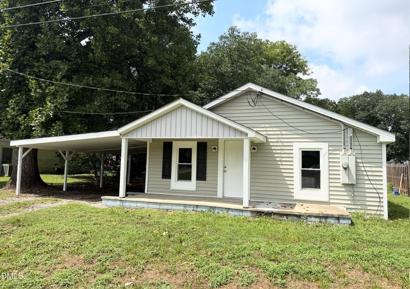 112 2nd St, Erwin, NC 28339
